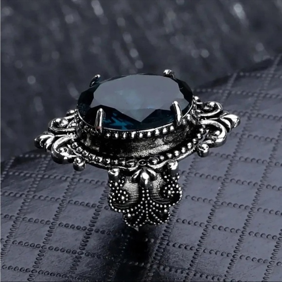 Goth Victorian ring deep London blue shade - Picture 3 of 7